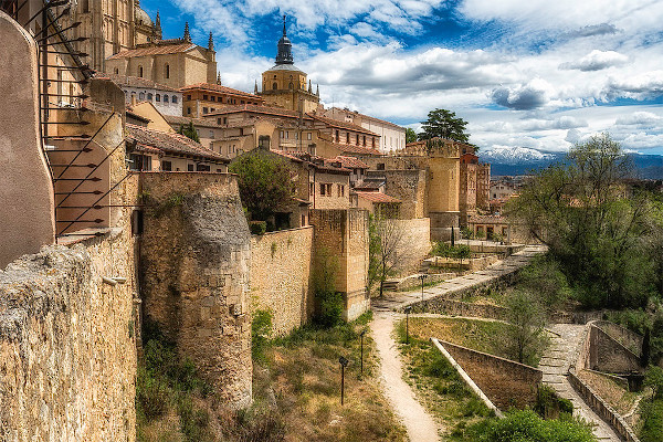 Turismo por los extramuros de Segovia